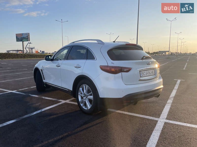 Внедорожник / Кроссовер Infiniti QX70 2015 в Львове