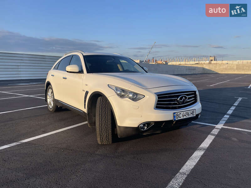 Внедорожник / Кроссовер Infiniti QX70 2015 в Львове