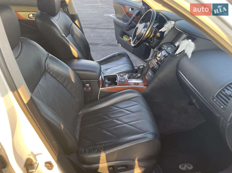 Внедорожник / Кроссовер Infiniti QX70 2015 в Львове