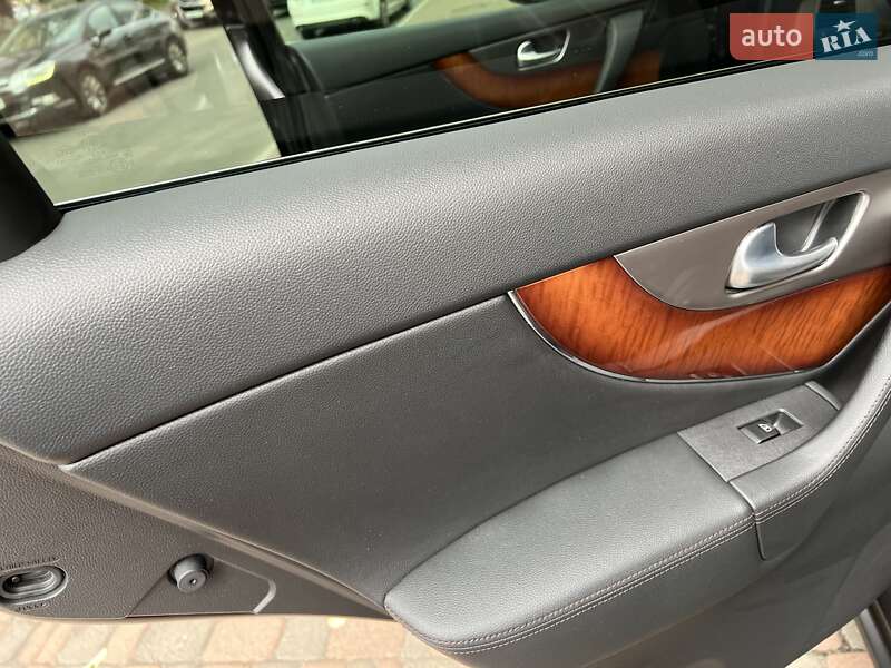 Позашляховик / Кросовер Infiniti QX70 2014 в Києві