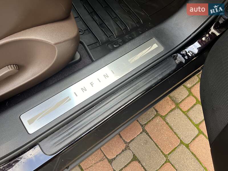 Позашляховик / Кросовер Infiniti QX70 2014 в Києві