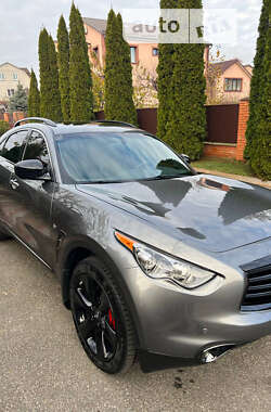 Внедорожник / Кроссовер Infiniti QX70 2016 в Вишневом