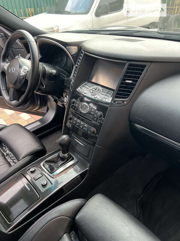 Позашляховик / Кросовер Infiniti QX70 2016 в Вишневому