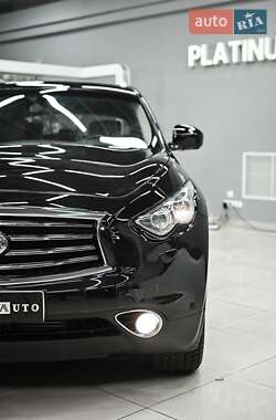 Внедорожник / Кроссовер Infiniti QX70 2014 в Одессе