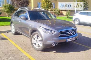 Внедорожник / Кроссовер Infiniti QX70 2013 в Вишневом