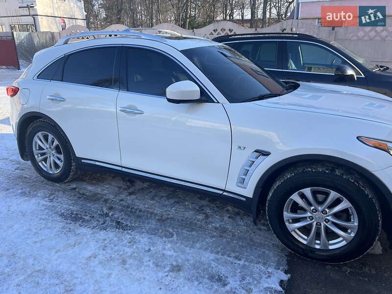 Внедорожник / Кроссовер Infiniti QX70 2013 в Ивано-Франковске