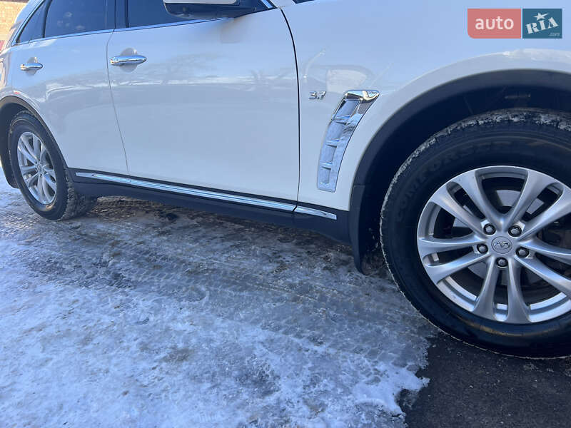 Внедорожник / Кроссовер Infiniti QX70 2013 в Ивано-Франковске
