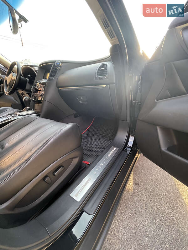 Внедорожник / Кроссовер Infiniti QX70 2017 в Чернигове