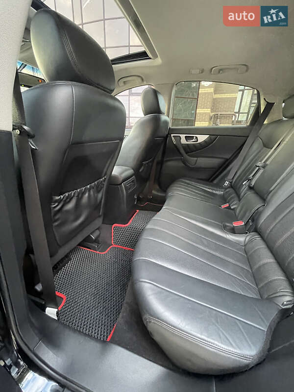 Внедорожник / Кроссовер Infiniti QX70 2017 в Чернигове