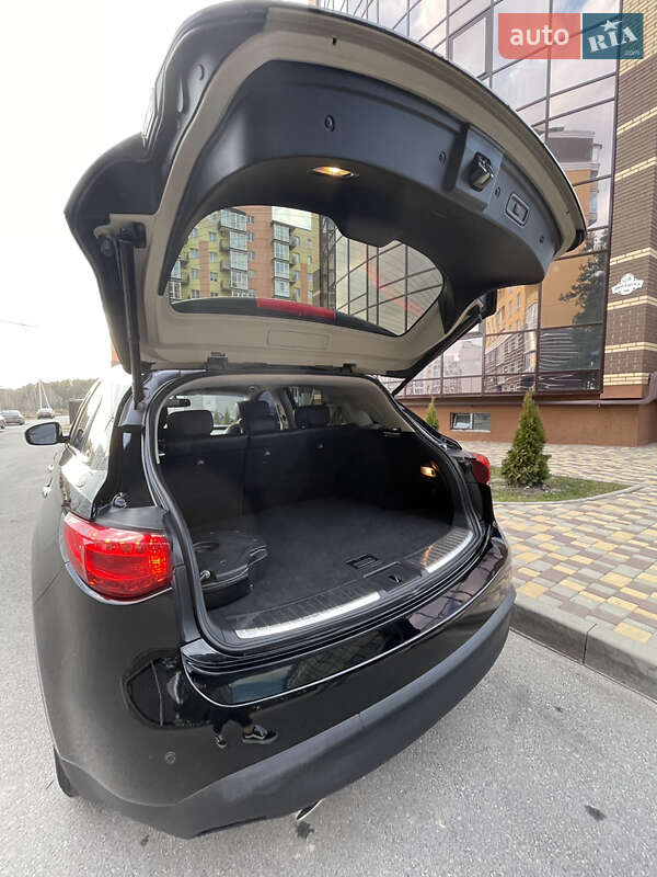 Внедорожник / Кроссовер Infiniti QX70 2017 в Чернигове