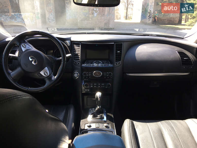 Позашляховик / Кросовер Infiniti QX70 2013 в Южноукраїнську
