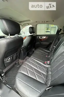 Infiniti QX70 2014