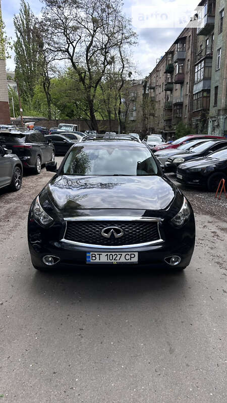 Infiniti QX70 2013