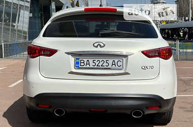 Внедорожник / Кроссовер Infiniti QX70 2014 в Киеве