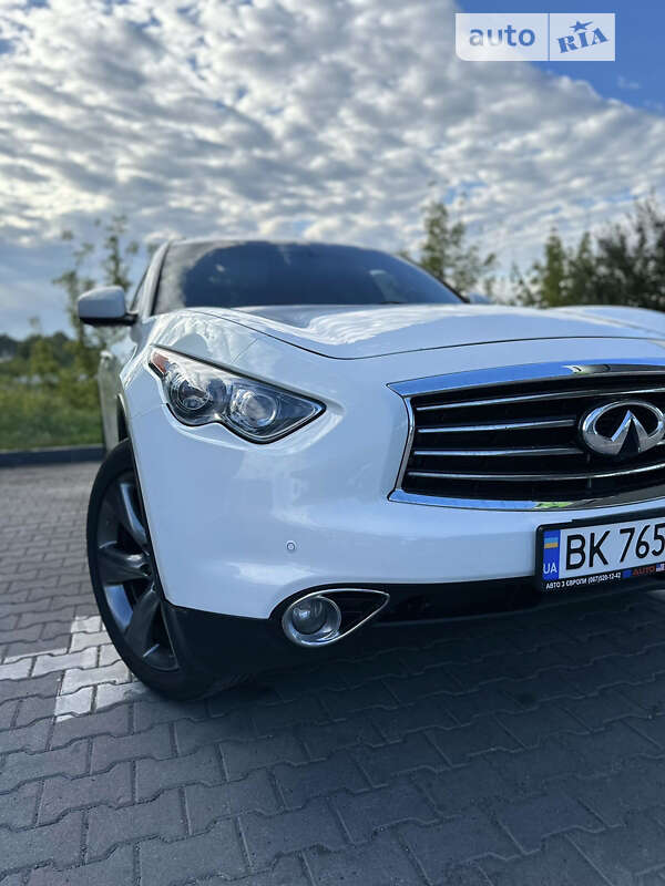 Внедорожник / Кроссовер Infiniti QX70 2013 в Ровно