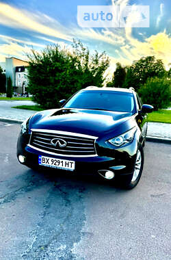 Infiniti QX70 2013