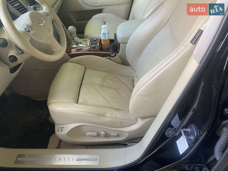 Внедорожник / Кроссовер Infiniti QX70 2015 в Днепре