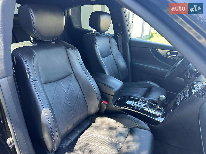 Внедорожник / Кроссовер Infiniti QX70 2016 в Киеве