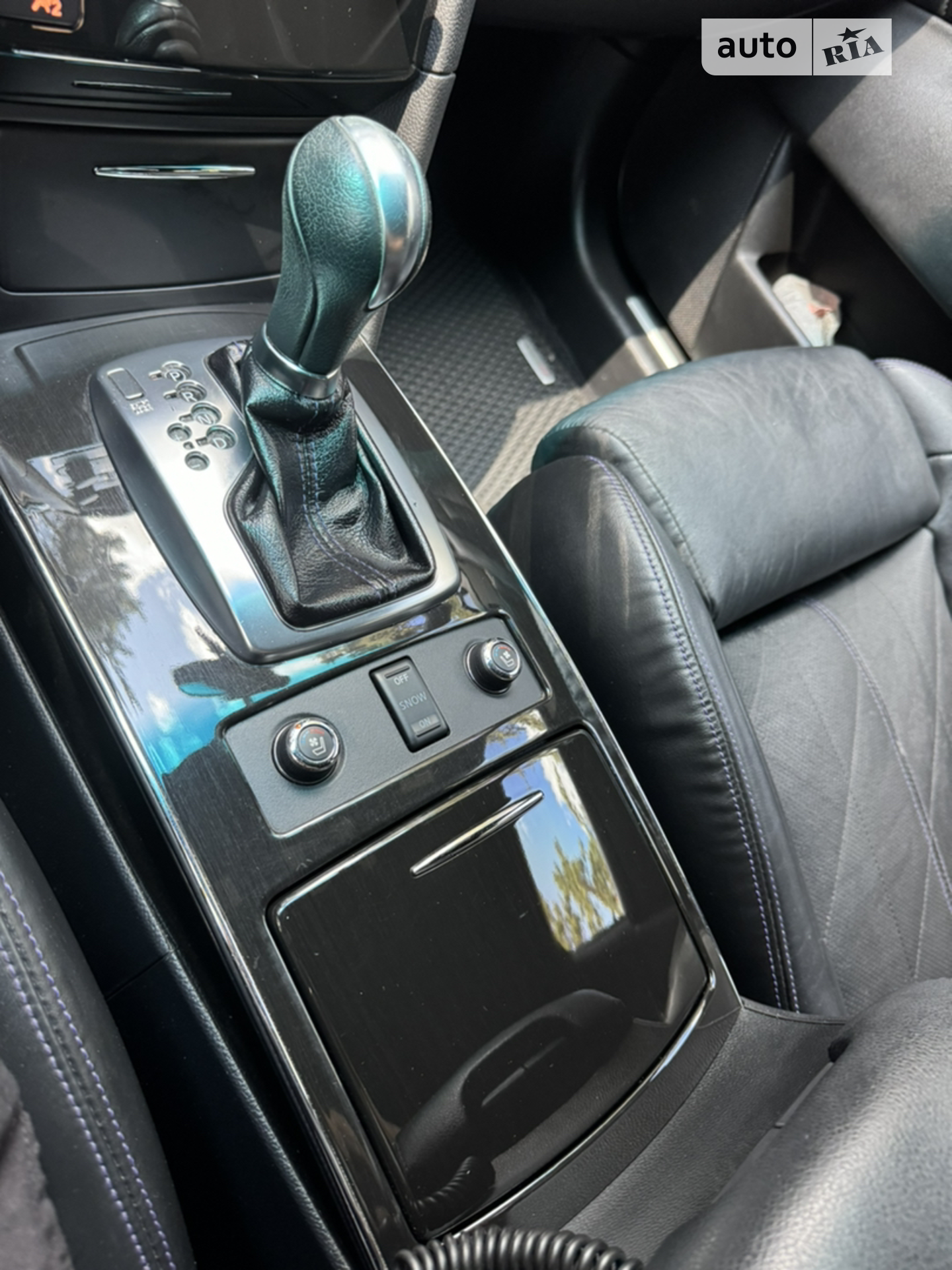 2015 Infiniti QX70 - мініатюра 15