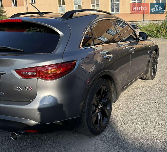 Внедорожник / Кроссовер Infiniti QX70 2015 в Мукачево