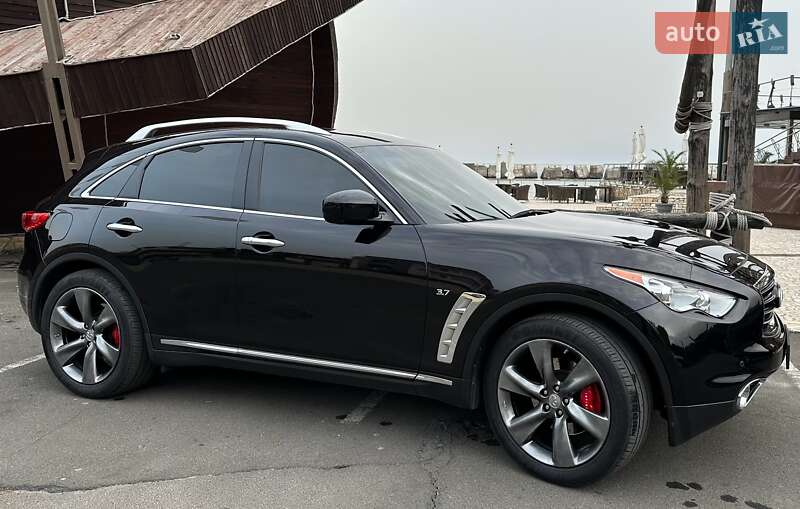 Infiniti QX70 2015