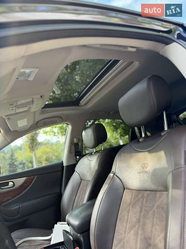 Позашляховик / Кросовер Infiniti QX70 2013 в Дніпрі
