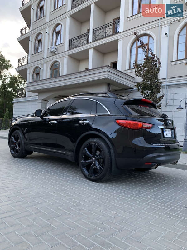 Внедорожник / Кроссовер Infiniti QX70 2015 в Одессе