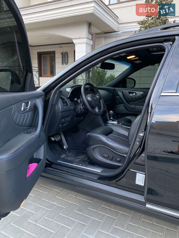 Внедорожник / Кроссовер Infiniti QX70 2015 в Одессе