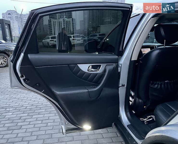 Позашляховик / Кросовер Infiniti QX70 2016 в Києві