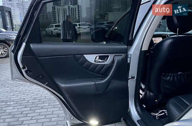 Внедорожник / Кроссовер Infiniti QX70 2016 в 