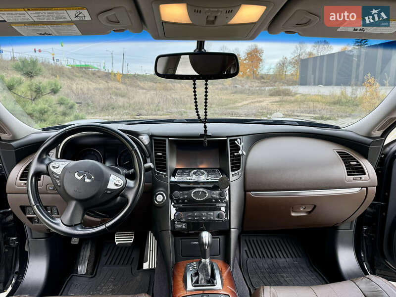 Внедорожник / Кроссовер Infiniti QX70 2016 в Хмельницком