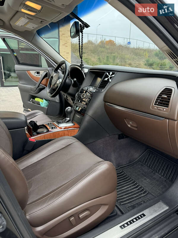 Внедорожник / Кроссовер Infiniti QX70 2016 в Хмельницком