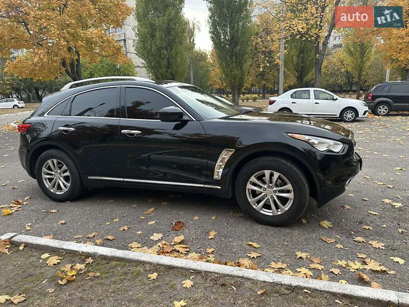 Внедорожник / Кроссовер Infiniti QX70 2017 в Харькове