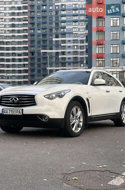 Infiniti QX70 2015