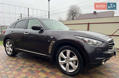 Infiniti QX70 2013