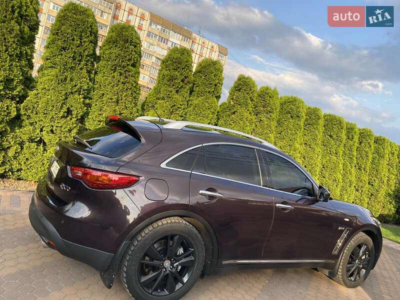 Позашляховик / Кросовер Infiniti QX70 2013 в Києві