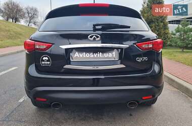 Седан Infiniti QX70 2013 в Києві