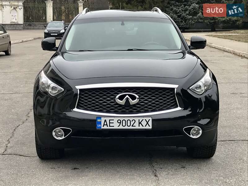 Infiniti QX70 2013