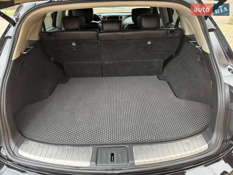 Внедорожник / Кроссовер Infiniti QX70 2013 в Одессе