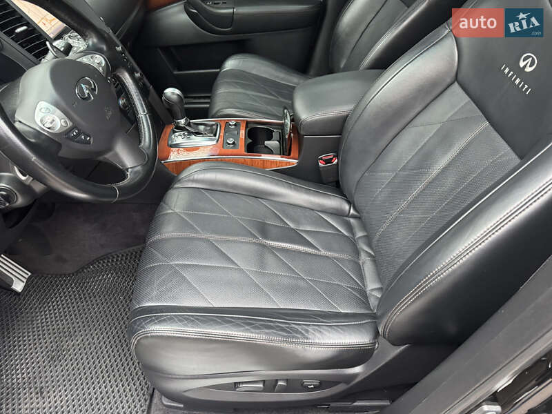 Внедорожник / Кроссовер Infiniti QX70 2013 в Одессе