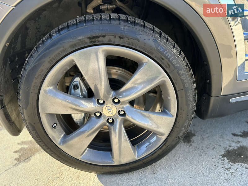 Внедорожник / Кроссовер Infiniti QX70 2014 в Ивано-Франковске