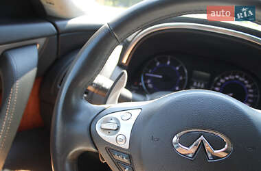 Внедорожник / Кроссовер Infiniti QX70 2013 в Виннице