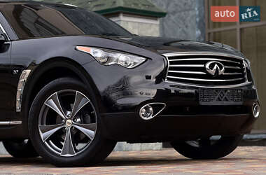 Внедорожник / Кроссовер Infiniti QX70 2015 в Одессе