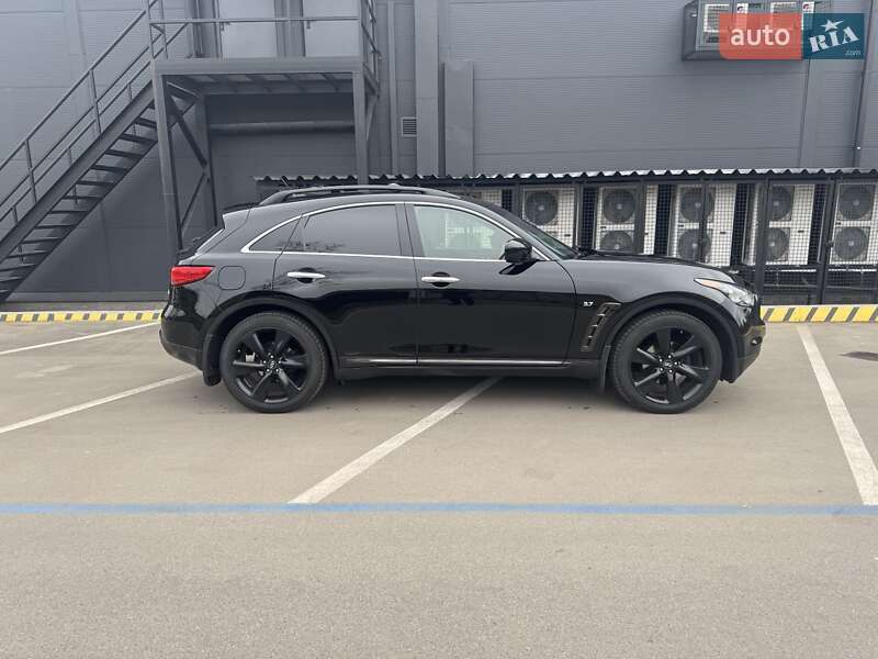 Внедорожник / Кроссовер Infiniti QX70 2017 в Чернигове