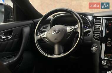 Внедорожник / Кроссовер Infiniti QX70 2015 в Одессе