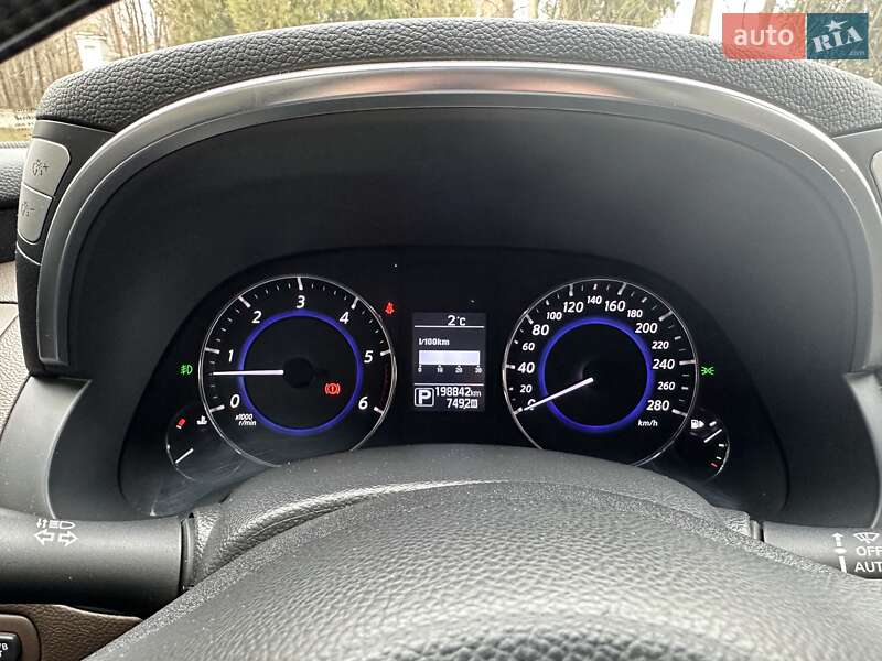 Позашляховик / Кросовер Infiniti QX70 2015 в Обухові