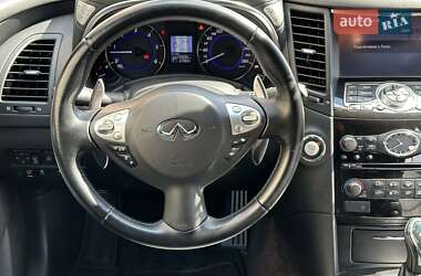Внедорожник / Кроссовер Infiniti QX70 2015 в 