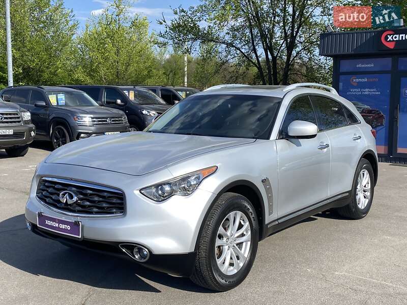 Внедорожник / Кроссовер Infiniti QX70 2015 в 
