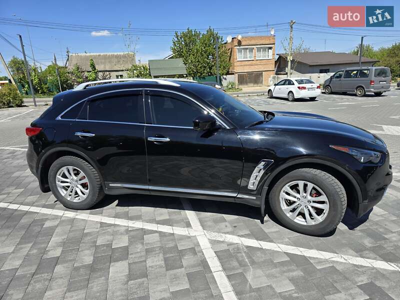 Внедорожник / Кроссовер Infiniti QX70 2014 в Виннице