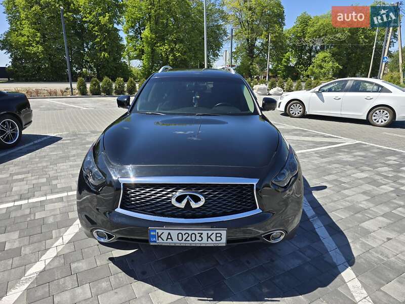 Infiniti QX70 2014
